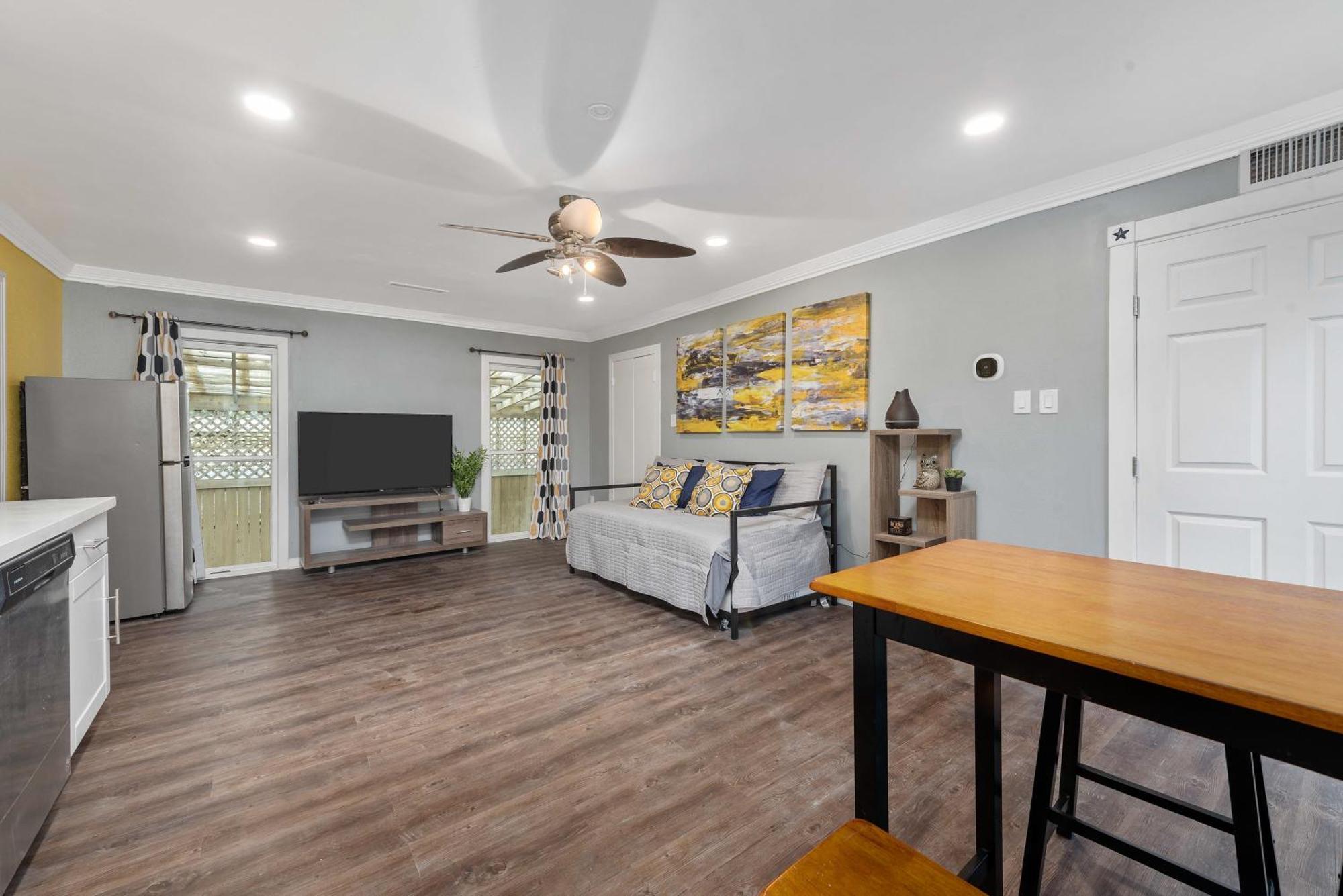Apartment Cozy & Spacious 1br In Montrose Walk To Attractions Houston